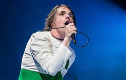 My Chemical Romance-tagok DJ-ztek a Wembley melletti release bulin