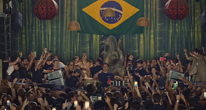 Nem lassít, csak válogat: Laurent Garnier újra lángra lobbantotta a Warungot