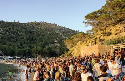 Ibiza szigetszintű stopot javasol az új klubengedélyekre