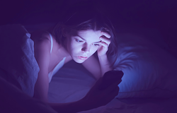 Terjed a „dark showering”: esti görgetés helyett sötét zuhany a jobb alvásért