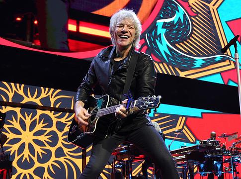 Jon Bon Jovi betegség miatt félbeszakította New York-i koncertjét
