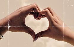 A túlzott szerénység tönkreteheti a szerelmi életed – legalábbis online