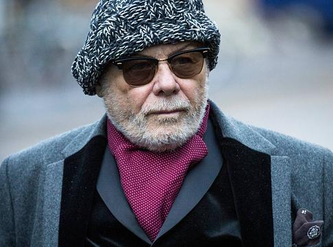 Gary Glitter tagadta a nyolc újabb szexuális bűncselekmény vádját