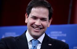 DJ-pult mögött Marco Rubio: egy esküvői videó kavarta fel a közéletet