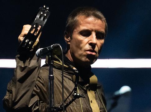 Liam Gallagher odamondott a Coldplay-nek a csók kamerás botrány miatt