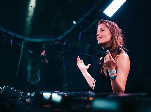 Charlotte de Witte humorral válaszolt a vádakra