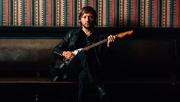 Tom Rowley: az Arctic Monkeys-turné formálta első szólólemezét