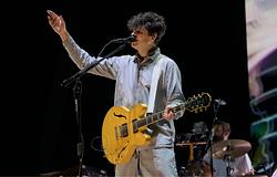 Ezra Koenig újra összeállt középiskolai zenekarával, a Sophisticuffs-szal