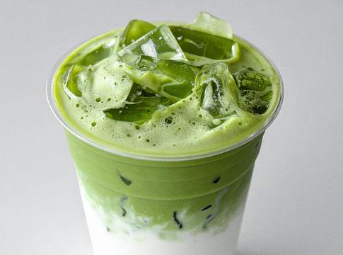 A matcha sötétebb oldala: hajhullást okozhat a zöld tea por túlzott fogyasztása