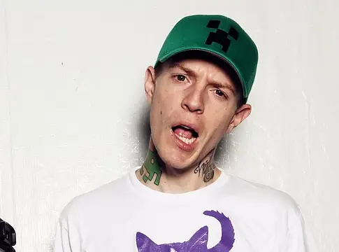 Imposter a színpadon: Deadmau5 fellépését egy rajongó zavarta meg a Veld Fesztiválon
