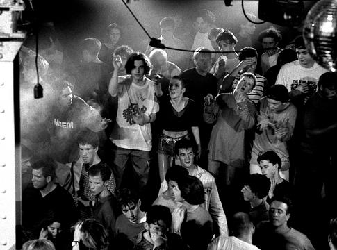 A Haçienda legendás DJ mixei elérhetők Apple Musicon