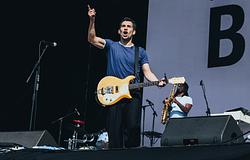 Jack Antonoff nekiment az AI-zene készítőinek: „godless whores”