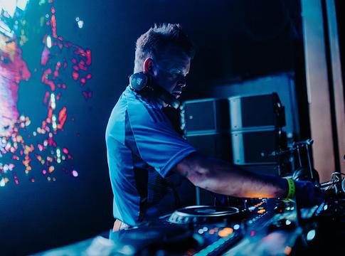 Paul Oakenfold tavaszi/nyári turnéra indul 2026-ban