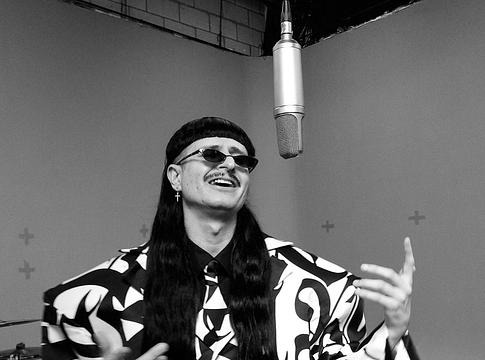 Posztumusz indul a Dr. Oliver Tree’s Extremely Epic Grant For Baby Geniuses