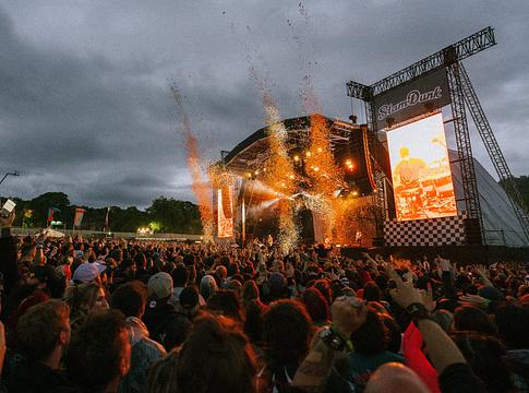 A Slam Dunk Fesztivál 2026 hatalmas line-upot ígér – Good Charlotte, Sublime és Knocked Loose a headlinerek között