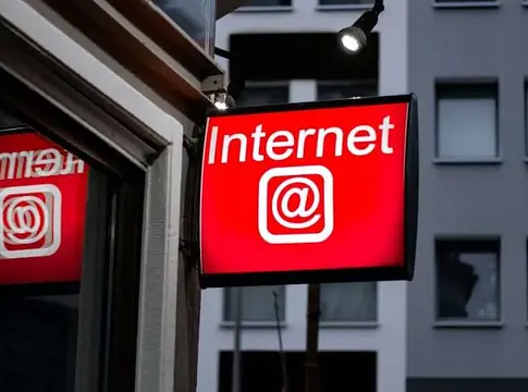 Internetszolgáltatók és techóriások a Cox–Sony per árnyékában