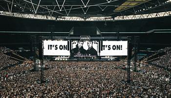 Az Oasis ’Live ’25’ turné kulisszatitkai – 14 hónapnyi előkészület és rekordméretű látvány
