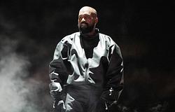 A Wireless rendezvényszervezője védi Kanye West fellépését, elítéli korábbi antiszemita megjegyzéseit, de a megbocsátást kéri