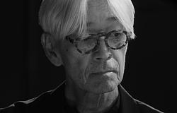Szeptemberben érkezik Ryuichi Sakamoto önéletrajza, a Music Sets You Free