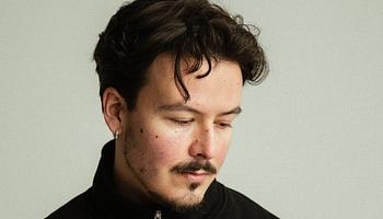 Súlyos vádak AVAION ellen: volt barátnője több éves bántalmazásról beszél