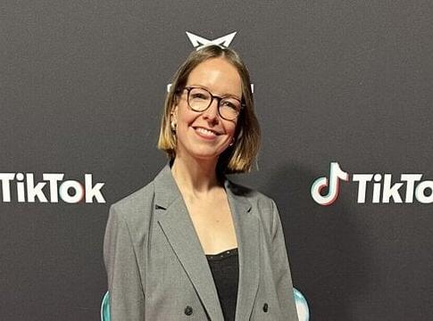 Charlotte Stahl távozik a TikTok-tól öt sikeres év után