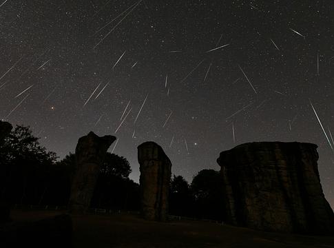 Meteorbecsapódások adták meg az élet szikráját? Új áttekintés ezt valószínűsíti