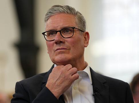 Keir Starmer: „végleg felszámoljUK a jegyüzérkedést” – nyílt levélben üzent a koncertlátogatóknak