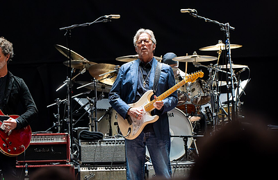 Eric Clapton madridi koncertje azonnal véget ért, miután a közönségből eltalálták egy tárggyal