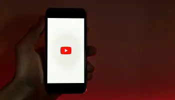 YouTube: mostantól az első képkockától számít megtekintés a hosszú videóknál