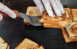 Amerika végre egyetért: így készül a tökéletes grillezett sajtos szendvics