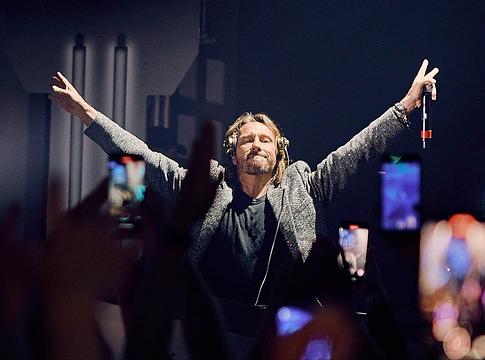 Bob Sinclar új slágere: „Drama on the Dancefloor” Nyv közreműködésével
