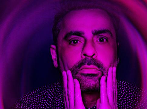 Yousef új albummal ünnepli 30 éves karrierjét: 'I Operate in Purple'