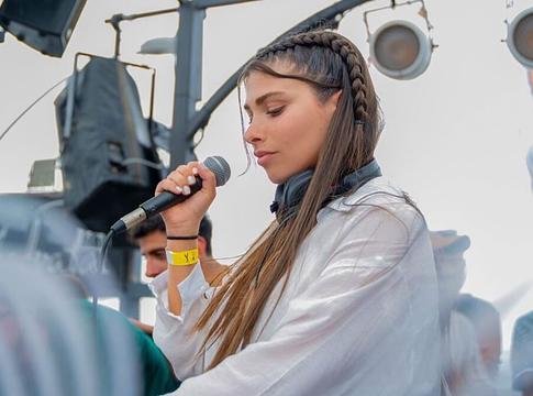 Alonique új kislemezzel erősít az Ursul Recordsnál