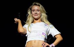 Zara Larsson Brat-mintára készülő deluxe lemezt jelentett be: PinkPantheress, Robyn, Shakira is rajta