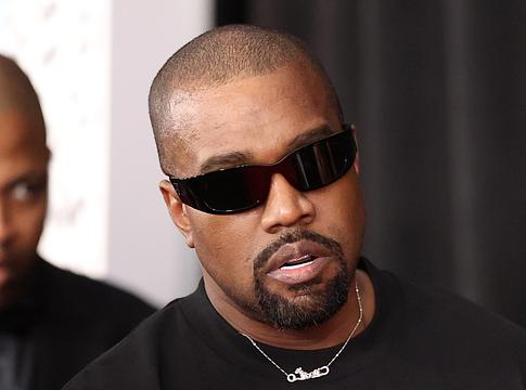 Kormányvizsgálat alatt Kanye West belépési joga a Wireless-visszhang után