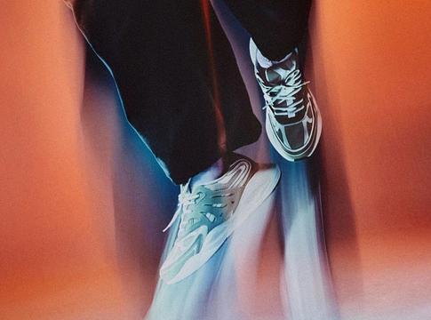 Saját sneakerrel lép utcára a Tomorrowland