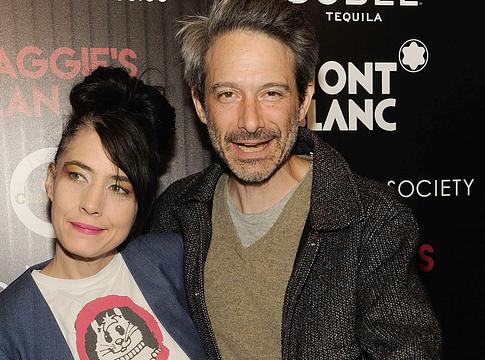 Kathleen Hanna és Ad-Rock Justin Bieber-dalt dolgozott fel az ICE elleni lemezre