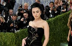 Gregg Araki szerint Charli XCX nemcsak popsztár, hanem igazi filmrajongó is