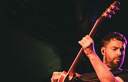 Liam Fray a Courteeners 20 évéről és a folytatásról: „Hogy még mindig lélegzünk és akarjUK csinálni, az kész csoda”