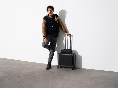 Seth Troxler visszalép a közösségi médiától: kritika a digitális kultúráról