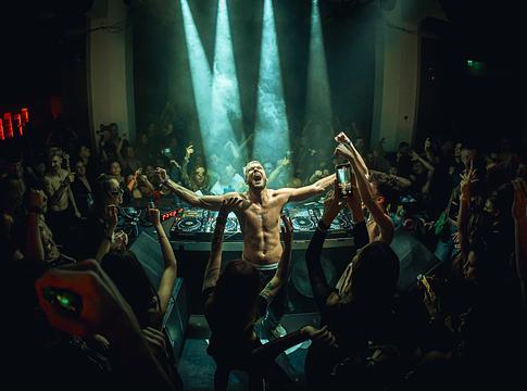 Jauri: szakítás a langyos vízzel – egy év, amikor minden újraindult