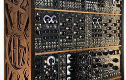 SynTesla megnyitotta online boltját: mostantól bárki vásárolhat a Hans Zimmer-féle moduláris szintiből