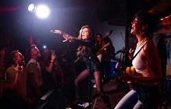 Shania Twain 200 fős klubban játszott Londonban, a The Shacklewell Armsban