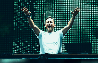 A DJ felemelkedése: klubpulttól a stadionszínpadig