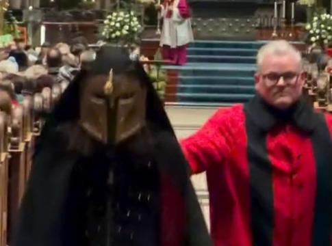 Raver zavarta meg a kölni dóm karácsonyi miséjét