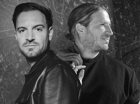 Emanuel Satie és Maga új közös slágere: megérkezett a ‘Knockout’