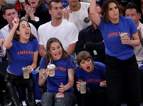 Taylor Swift és a Haim a Knicks történelmi fordítását ünnepelte a Gardenben