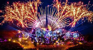 Hosszú sorokra panaszkodnak a Tomorrowlandre érkező utazók Brüsszelben