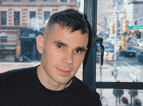 Rostam újragondolta a Vampire Weekend ‘Young Lion’ című számát