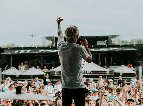 Közpénzek is erősítik a Live Nation amfiteátrum-hálózatát